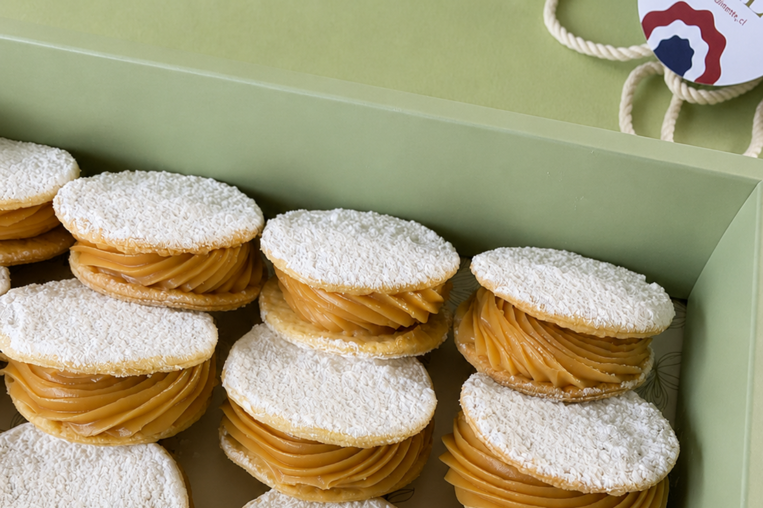 Caja de alfajores Dulces Chilenos - La Blondinette